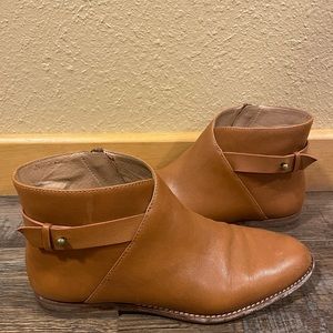 Madewell- The Kelci Flat Leather Boot